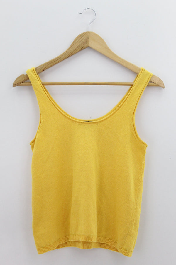 TOP Femenino BASICO SIN MANGA Zara