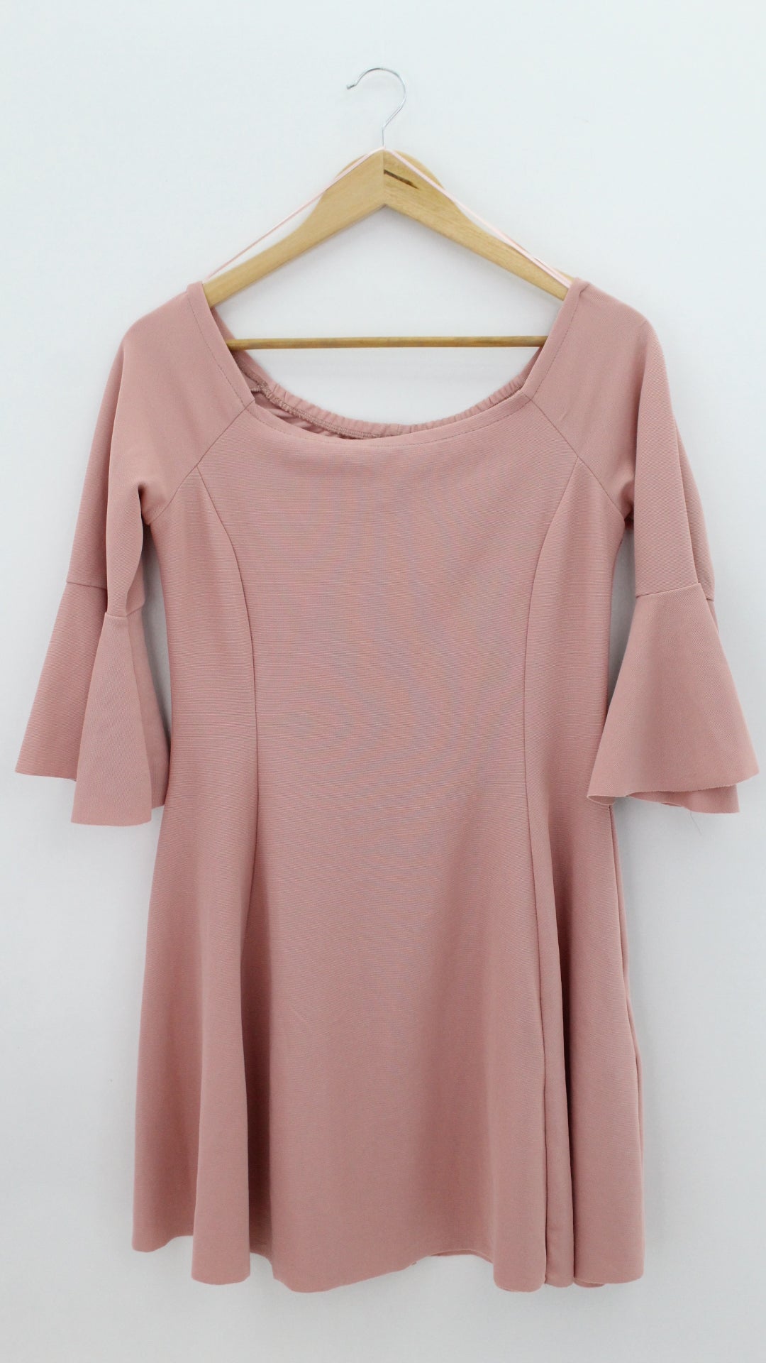 VESTIDO Femenino FORMAL/OFICINA Stradivarius