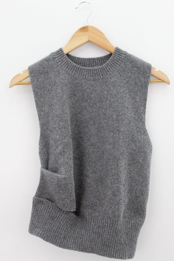 TOP Femenino BASICO SIN MANGA Zara