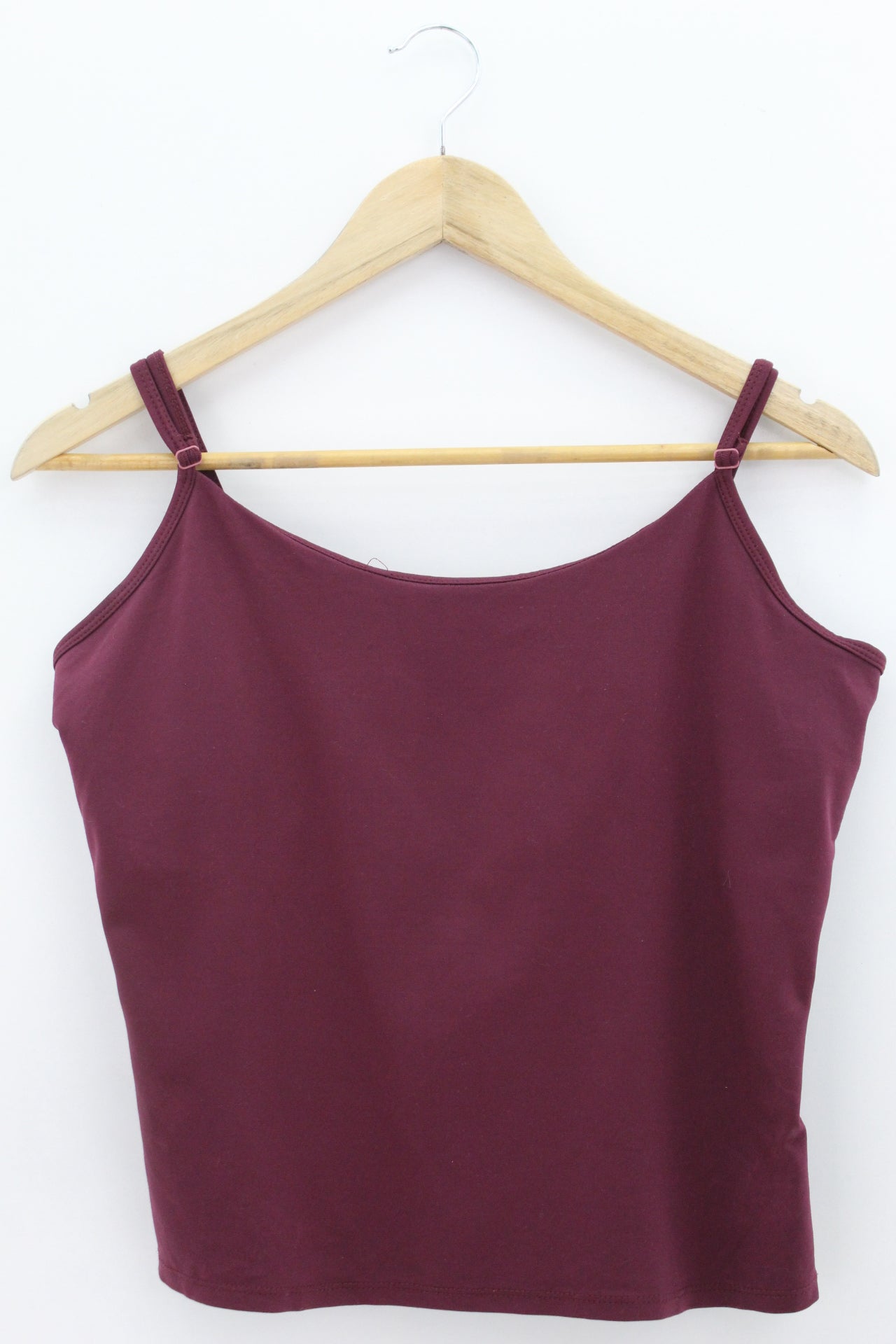 TOP Femenino BASICO SIN MANGA New York and Company