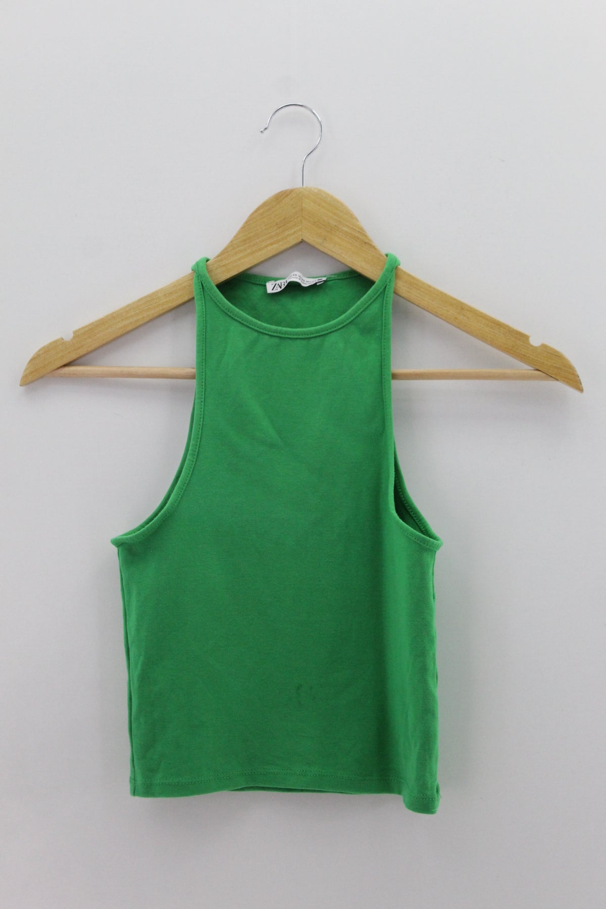 TOP Femenino BASICO SIN MANGA Zara
