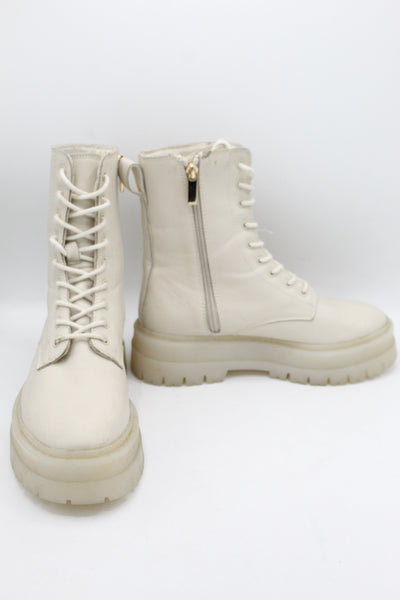 BOTA Femenino Stradivarius