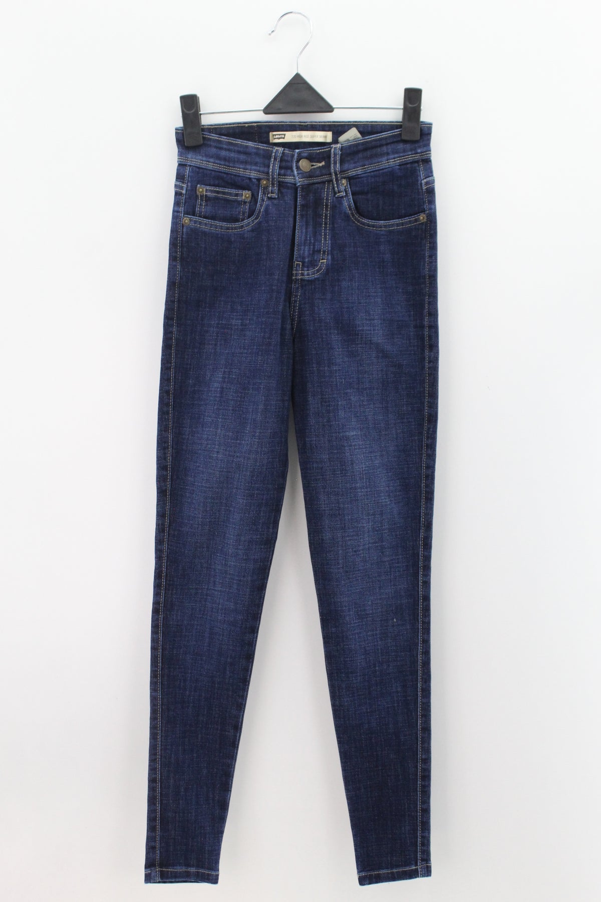 JEAN SKYNNI Femenino Levis