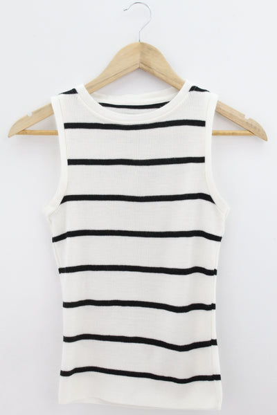 TOP Femenino BASICO SIN MANGA RM