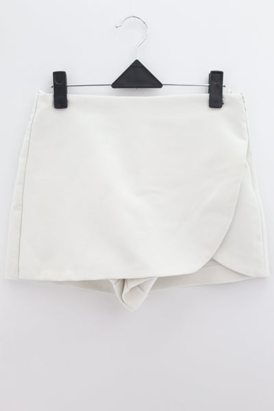 SHORT Femenino Zara