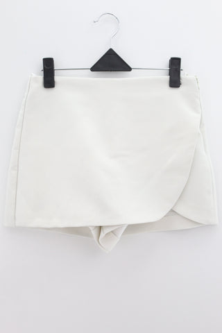 SHORT Femenino Zara