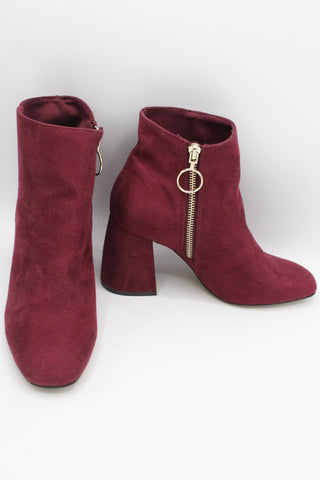 BOTA Femenino Stradivarius