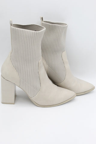 BOTA Femenino Call It Spring