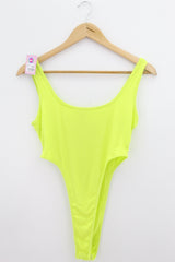 TOP Femenino BASICO SIN MANGA Shein