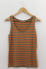 TOP Femenino BASICO SIN MANGA Zara
