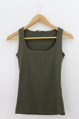 TOP Femenino BASICO SIN MANGA Zara