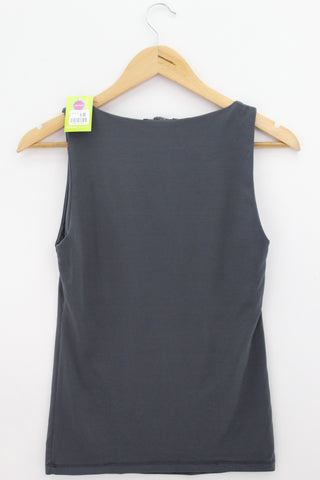 TOP Femenino BASICO SIN MANGA Zara