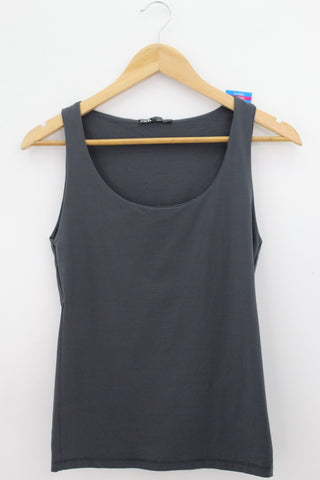 TOP Femenino BASICO SIN MANGA Zara