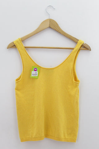 TOP Femenino BASICO SIN MANGA Zara