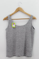 TOP Femenino BASICO SIN MANGA Zara