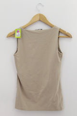 TOP Femenino BASICO SIN MANGA Zara