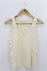 TOP Femenino BASICO SIN MANGA Zara