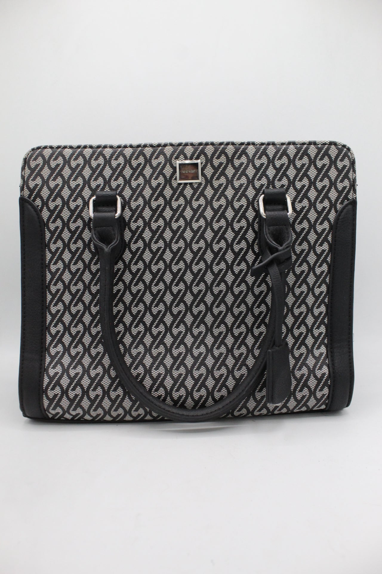 CARTERA Nine West