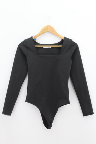 TOP Femenino BASICO CON MANGA