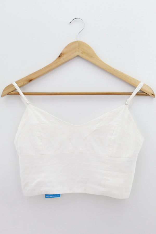 TOP Femenino BASICO SIN MANGA Bershka