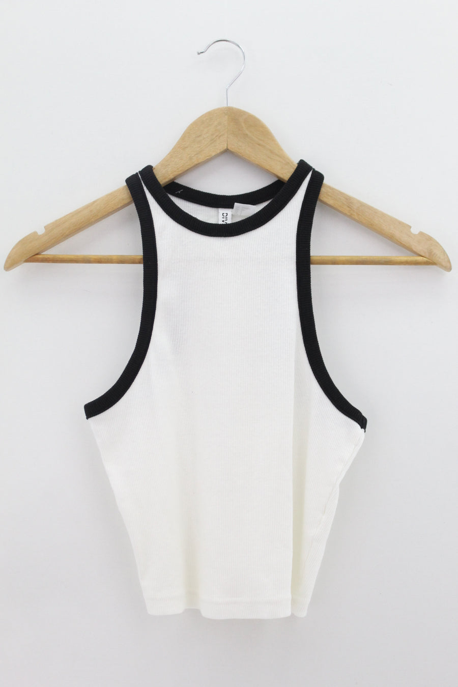 TOP Femenino BASICO SIN MANGA Divided