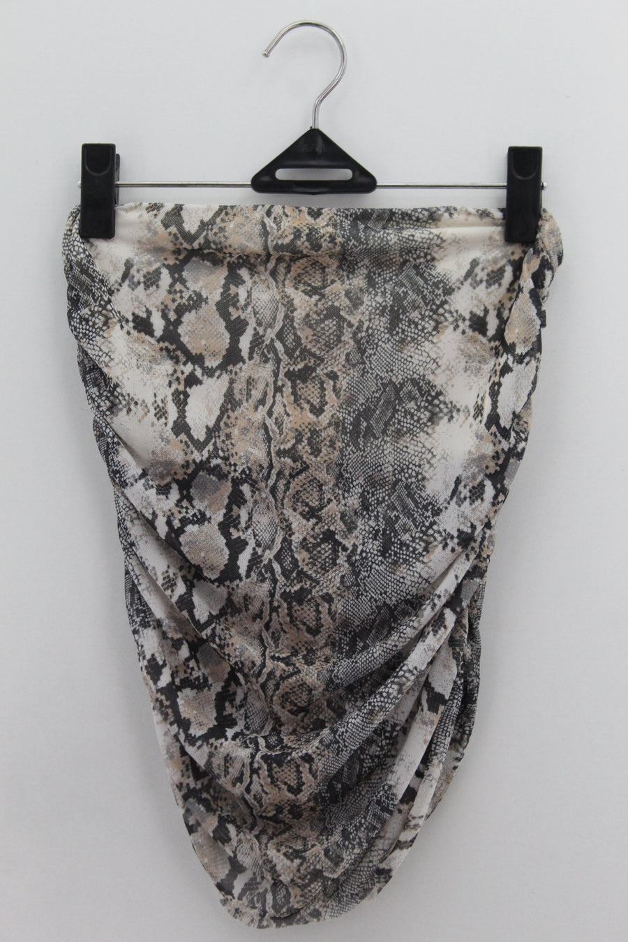 TOP Femenino BASICO SIN MANGA Stradivarius