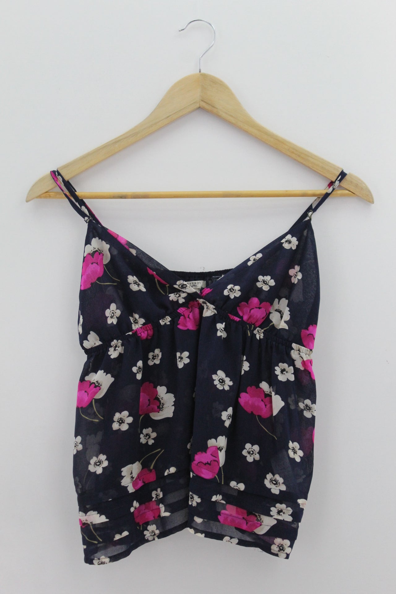 TOP Femenino BASICO SIN MANGA Forever 21