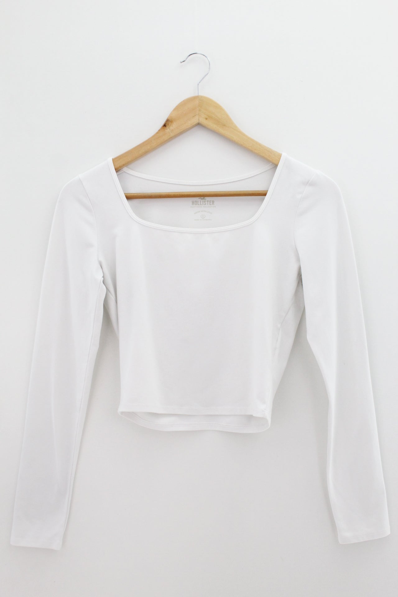 TOP Femenino BASICO CON MANGA Hollister