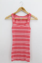 TOP Femenino BASICO SIN MANGA Old Navy