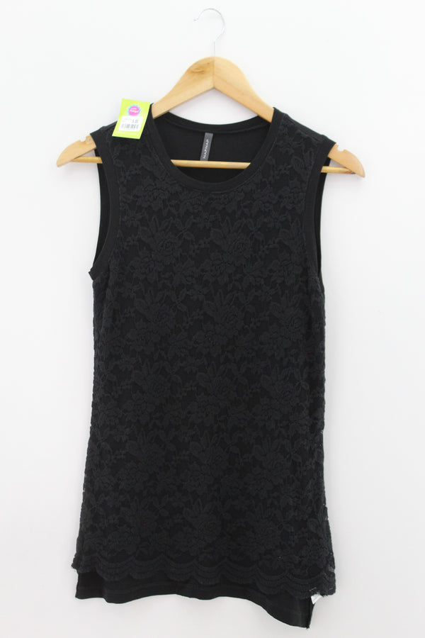 TOP Femenino BASICO SIN MANGA Naf Naf