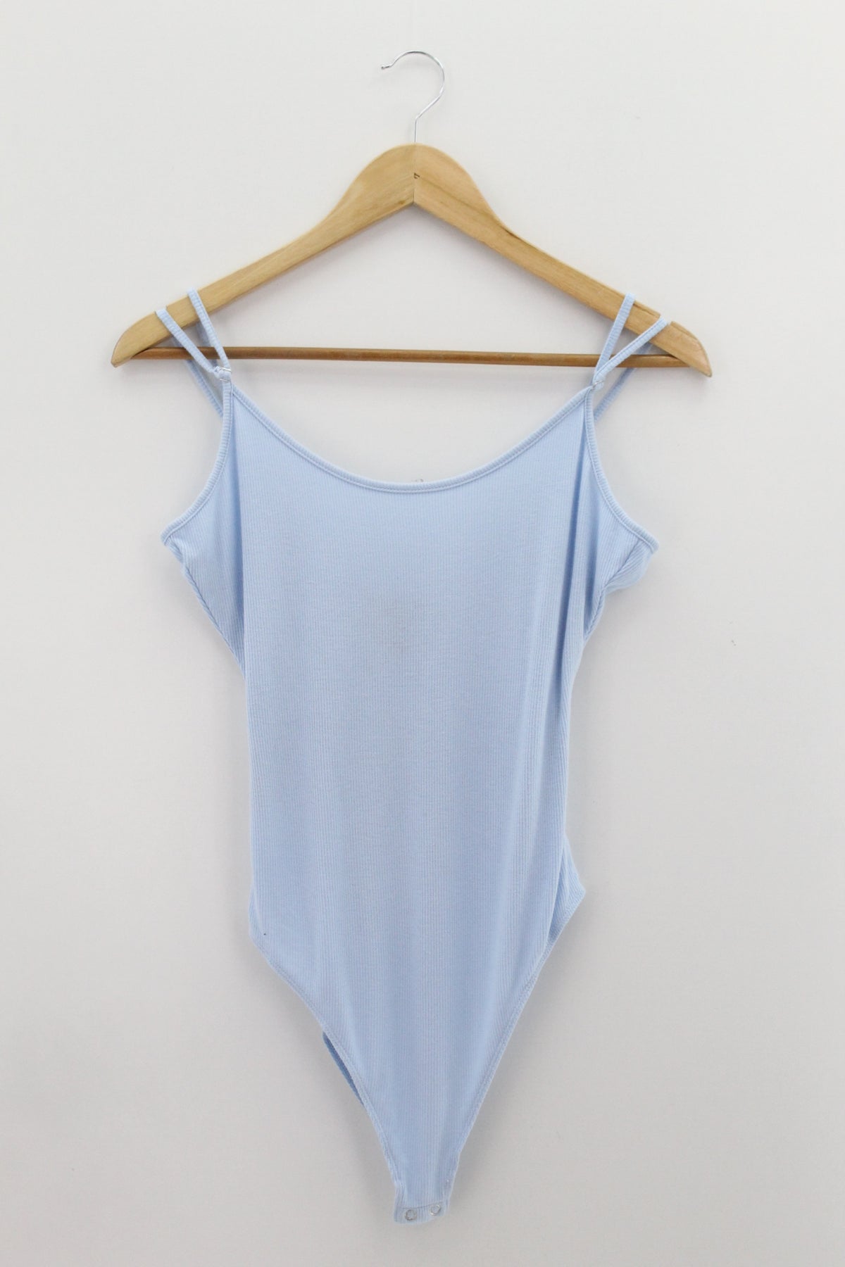 TOP Femenino BASICO SIN MANGA Forever 21