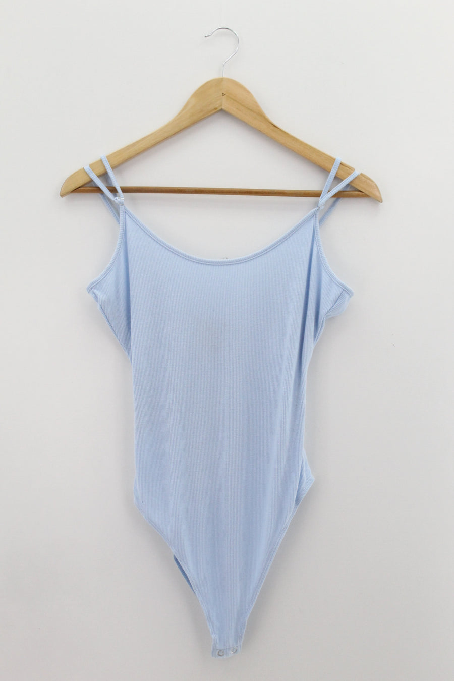 TOP Femenino BASICO SIN MANGA Forever 21