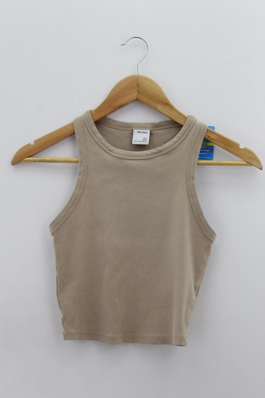 TOP Femenino BASICO SIN MANGA Bershka