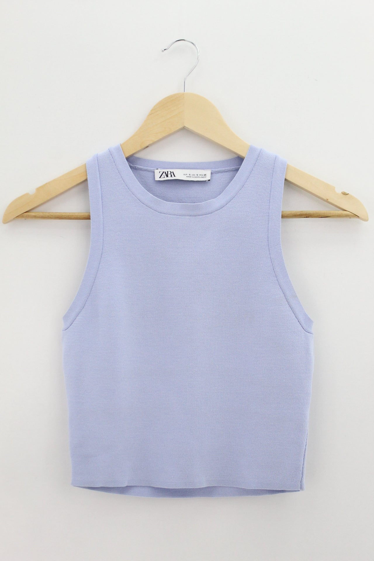 TOP Femenino BASICO SIN MANGA Zara