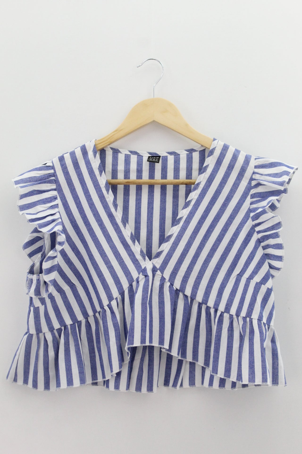 TOP Femenino BASICO SIN MANGA Shein