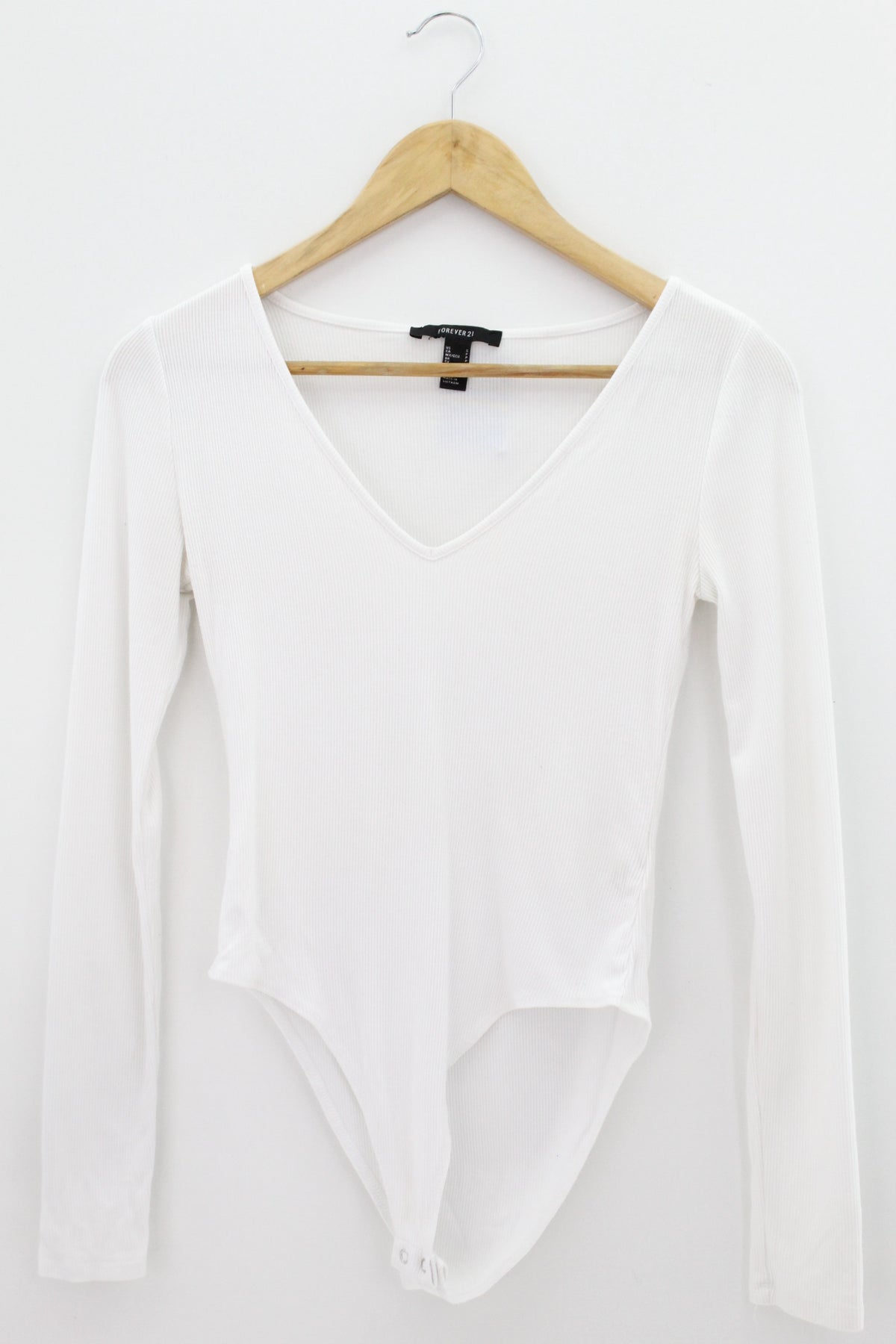 TOP Femenino BASICO CON MANGA Forever 21