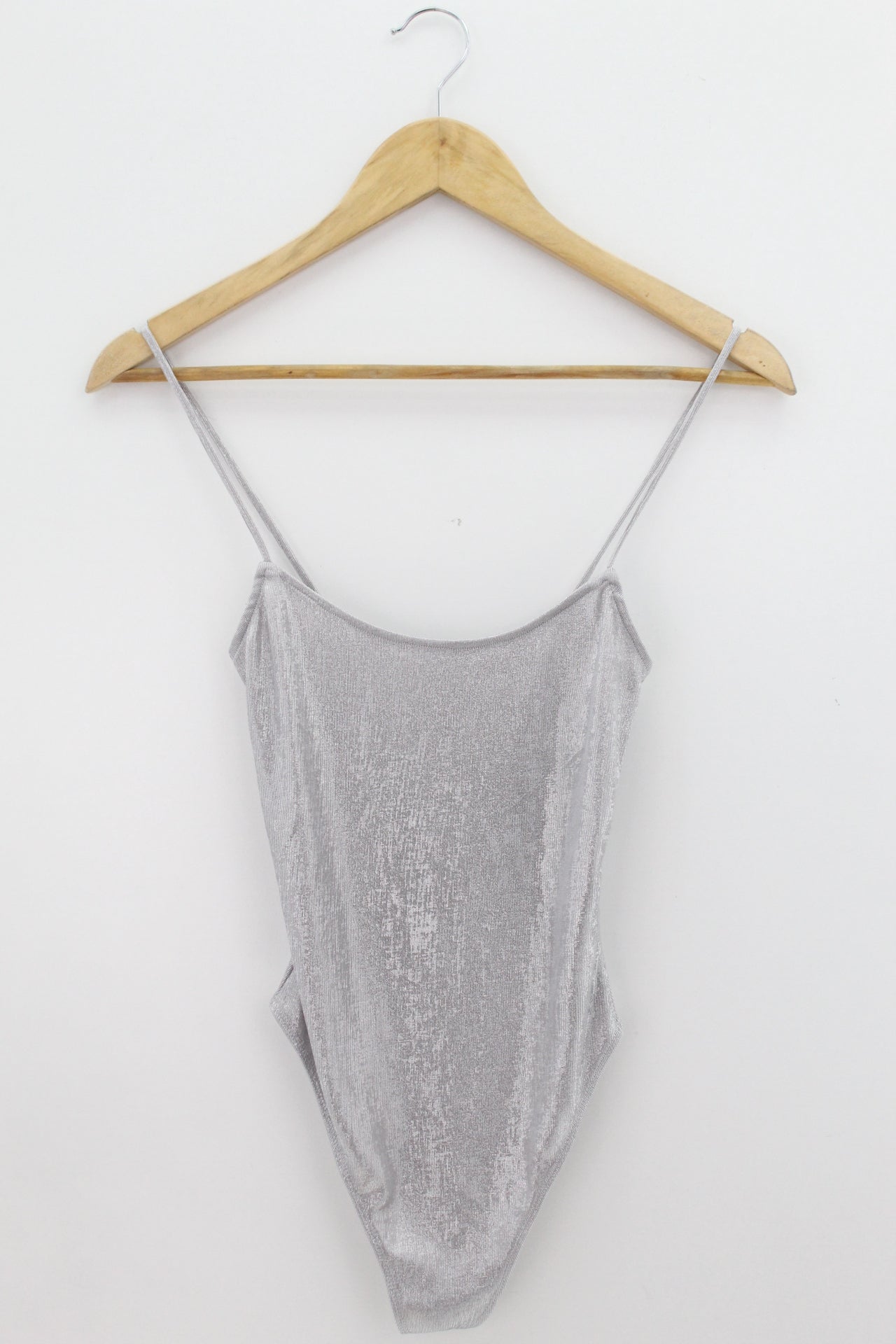 TOP Femenino FIESTA Bershka