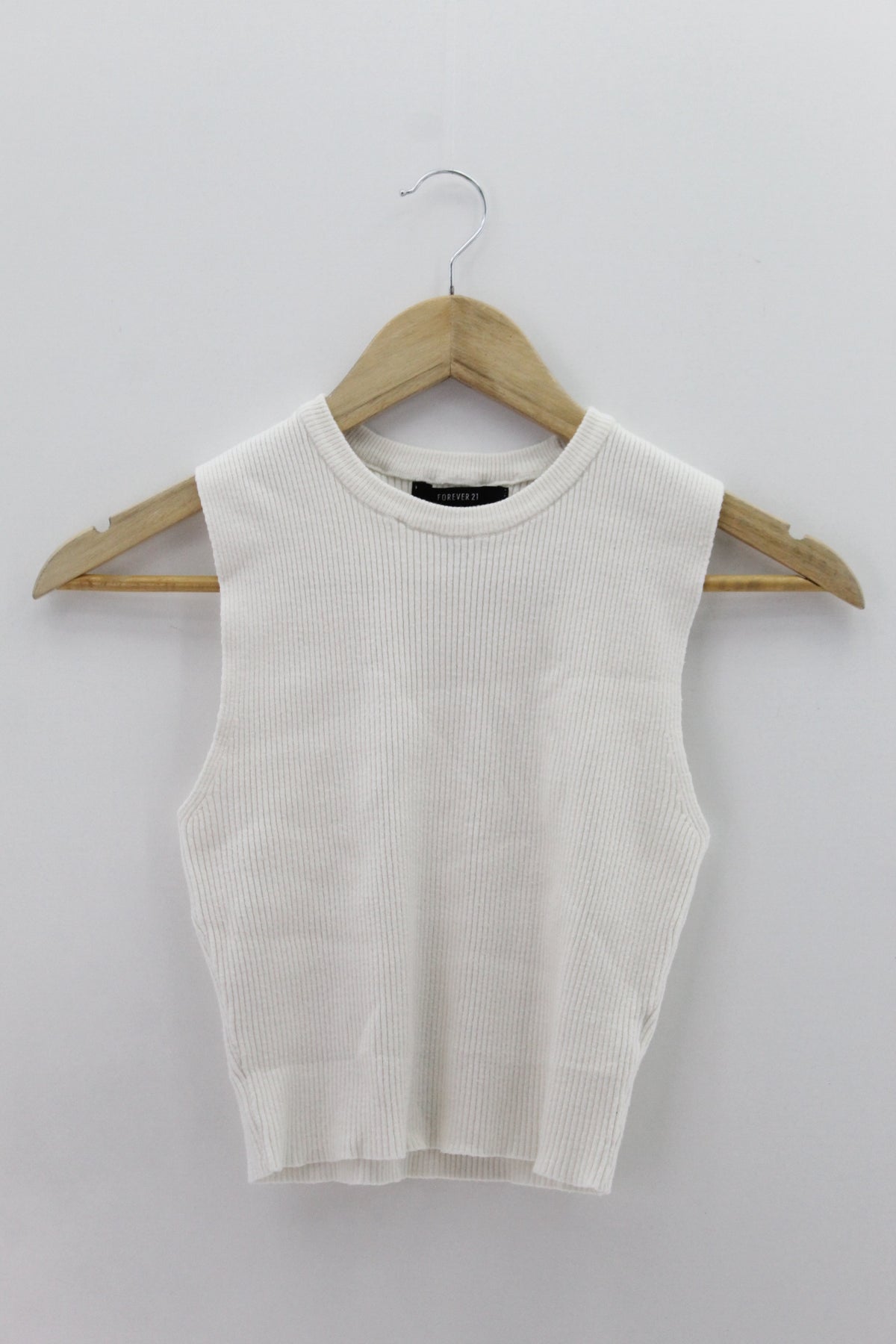 TOP Femenino BASICO SIN MANGA Forever 21