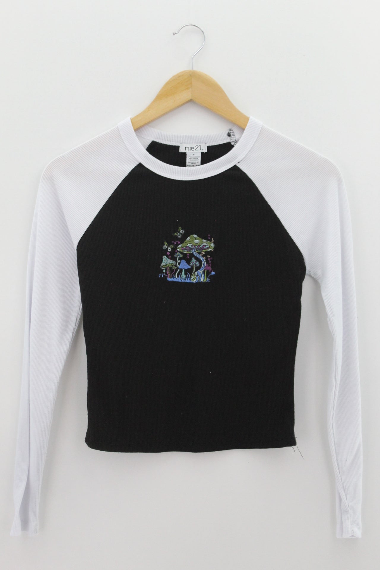 TOP Femenino BASICO CON MANGA Rue 21