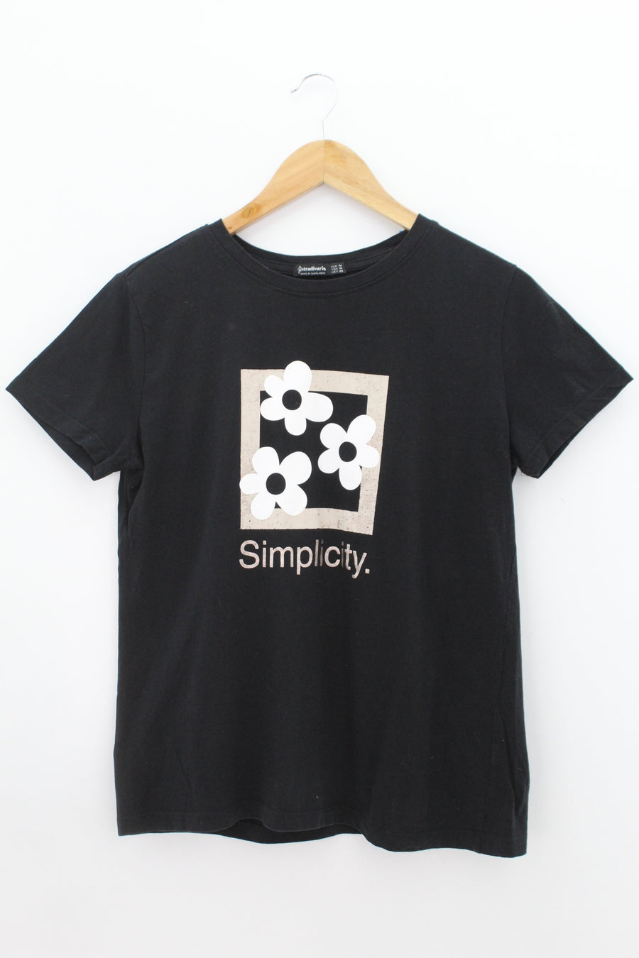 TOP Femenino BASICO CON MANGA Stradivarius