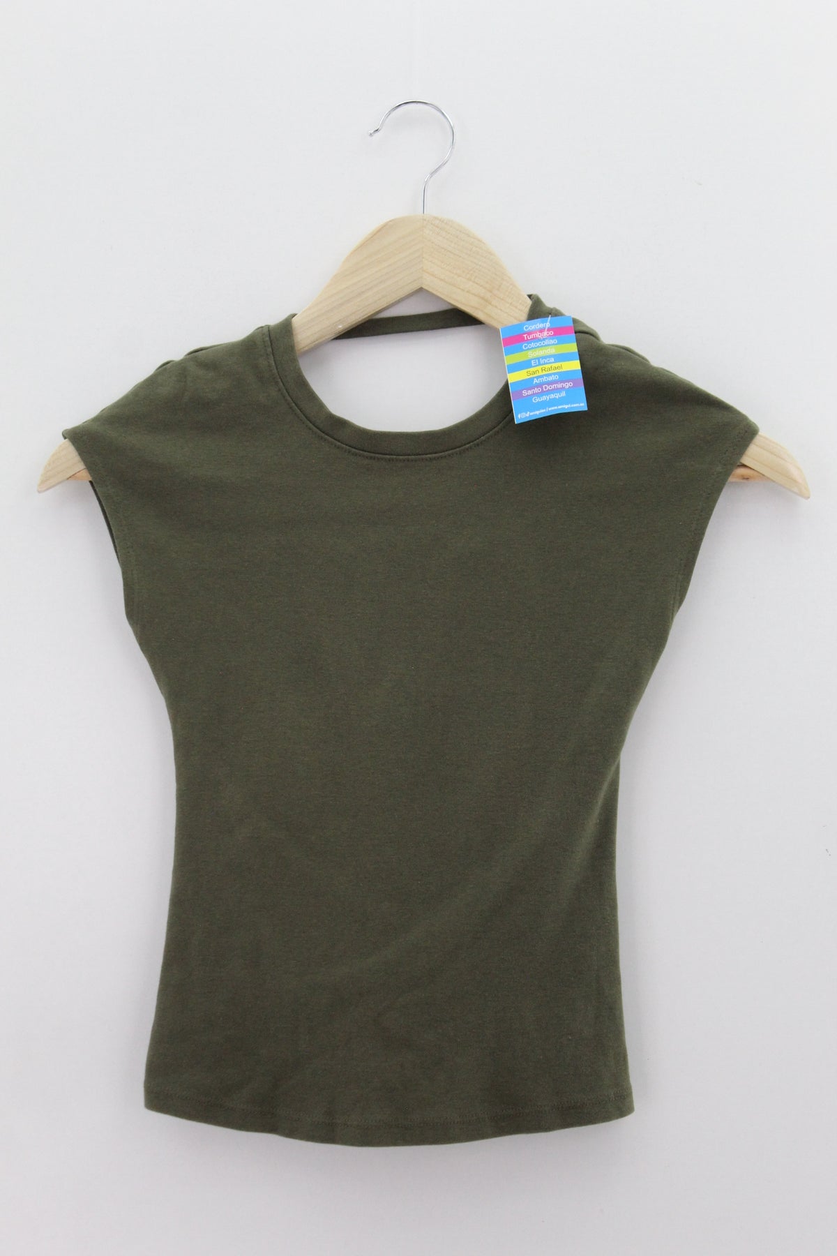 TOP Femenino BASICO SIN MANGA Zara