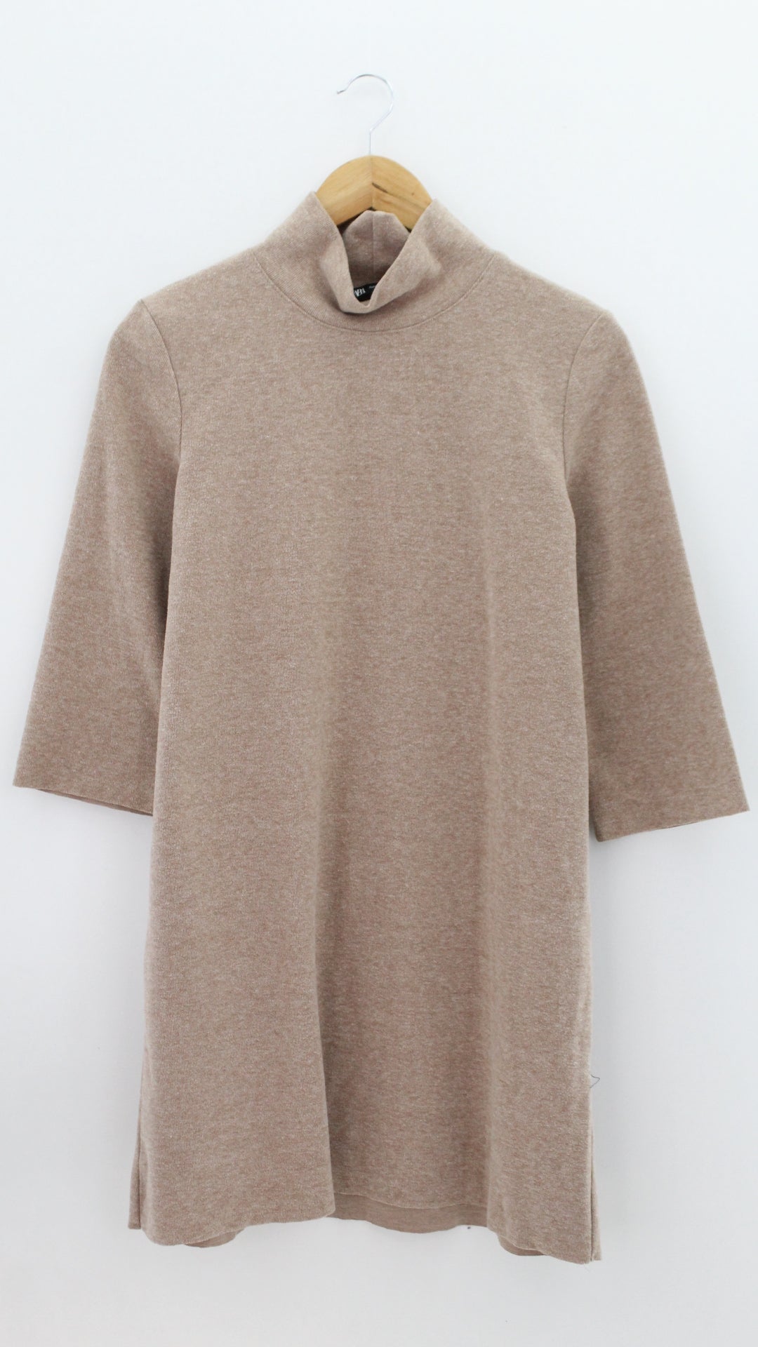 VESTIDO Femenino CASUAL/DEPORTIVO Zara