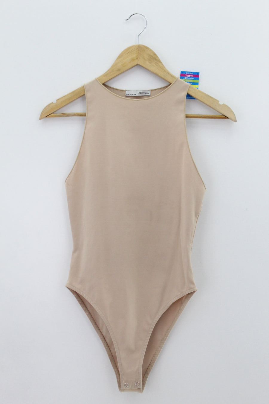 TOP Femenino BASICO SIN MANGA Pull & Bear