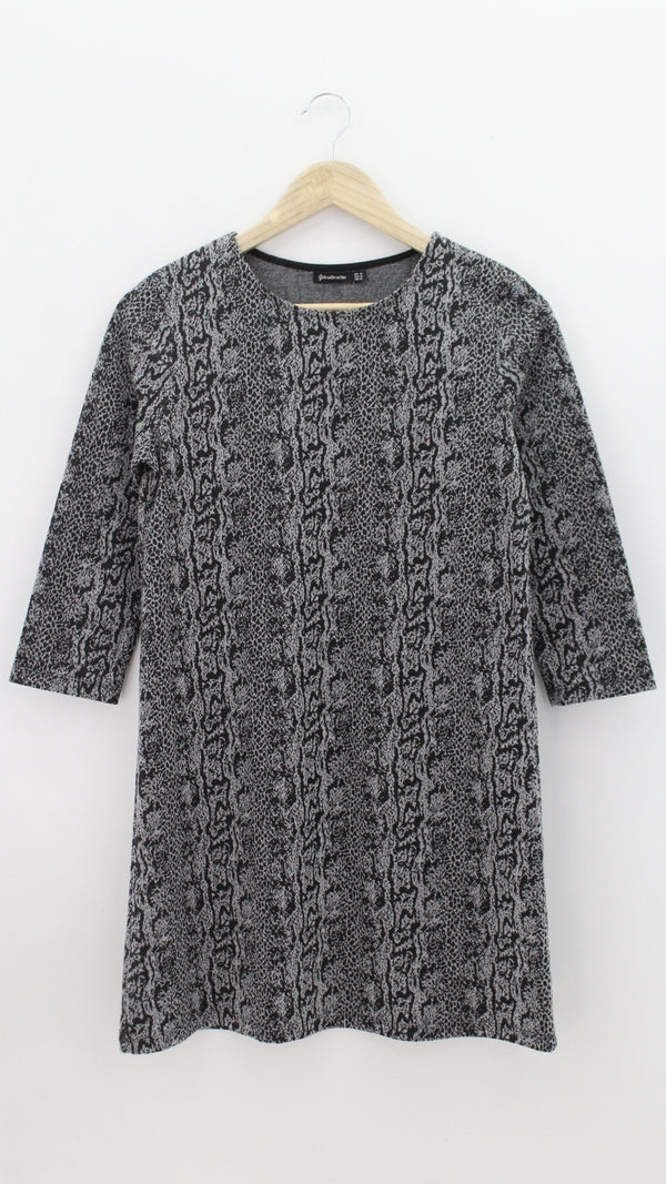 VESTIDO Femenino CASUAL/DEPORTIVO Stradivarius