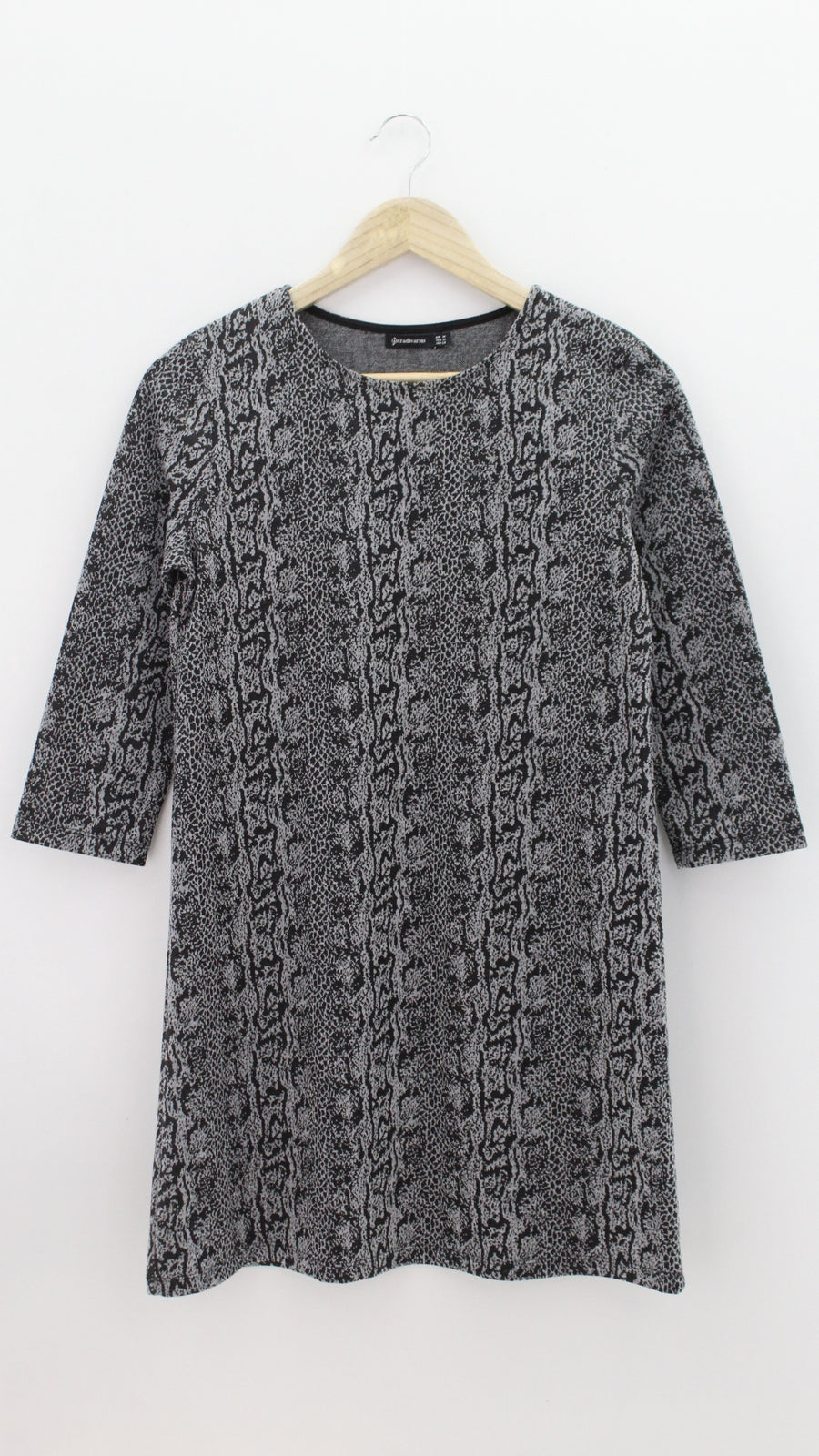 VESTIDO Femenino CASUAL/DEPORTIVO Stradivarius