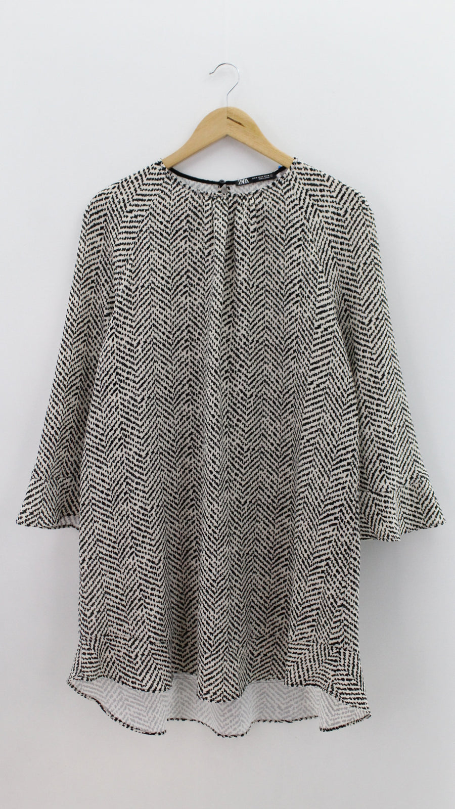 VESTIDO Femenino CASUAL/DEPORTIVO Zara