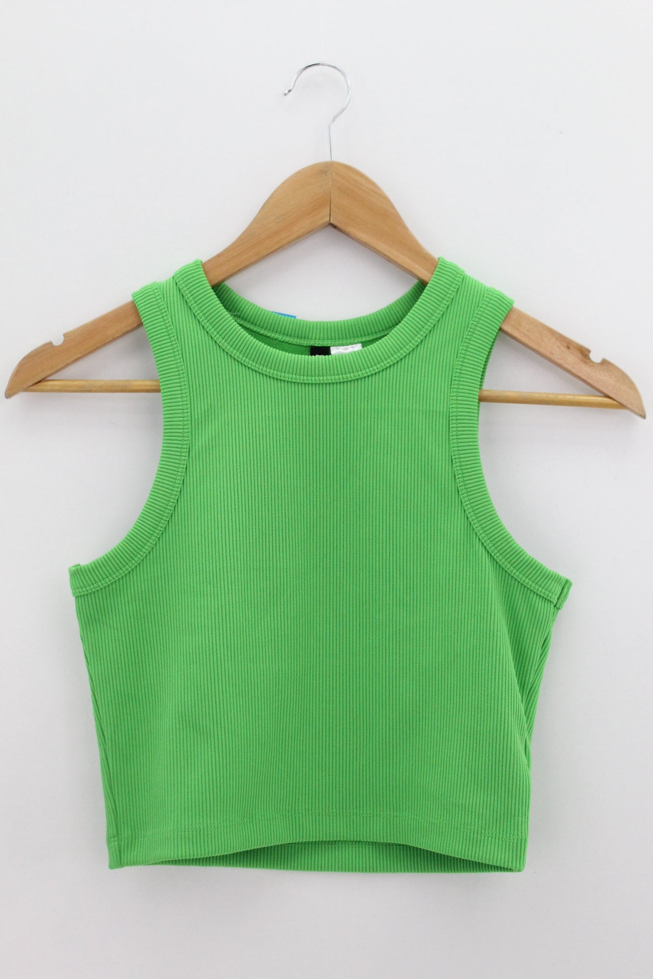 TOP Femenino BASICO SIN MANGA Divided