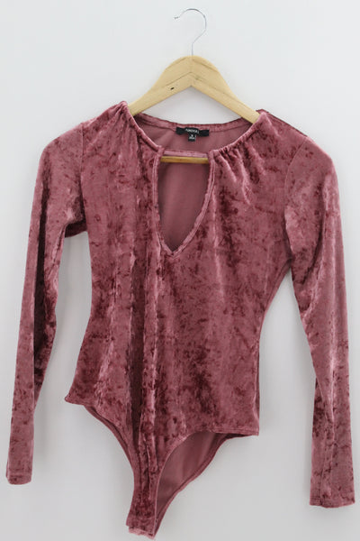 TOP Femenino BASICO CON MANGA Forever 21