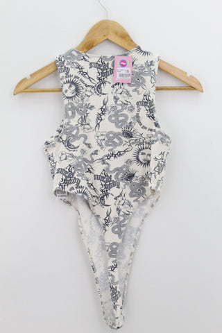 TOP Femenino BASICO SIN MANGA Bershka