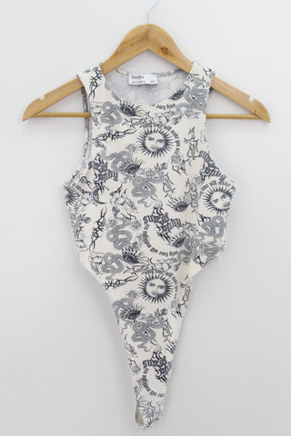 TOP Femenino BASICO SIN MANGA Bershka